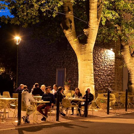 Hotel Auberge Des Braconniers à Ampus Extérieur photo